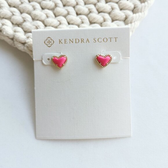 Kendra Scott Jewelry - Authentic Kendra Scott Ari Heart Gold Magenta magnesite Stud Earrings
